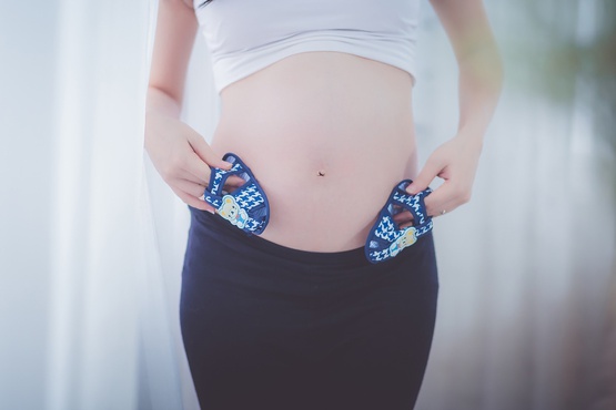 Quinto mese di gravidanza: la pancia, i sintomi, i movimenti fetali e la dieta