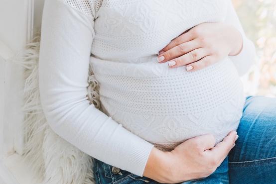 Dolore ovarico in gravidanza: da cosa può essere causato il dolore all'ovaio?